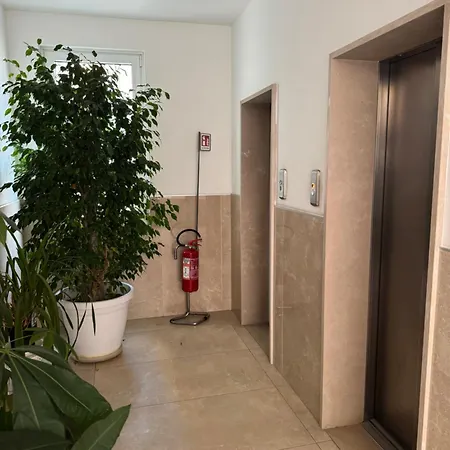 Apartament Stay-calefati 80 *